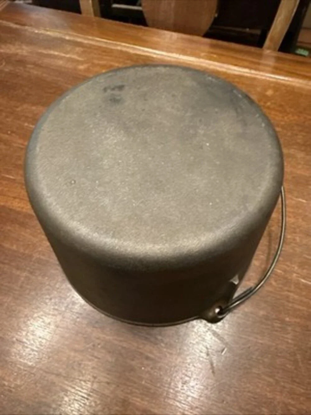 Vintage Cast-Iron Dutch Oven FBP-D 8” Bail Handle